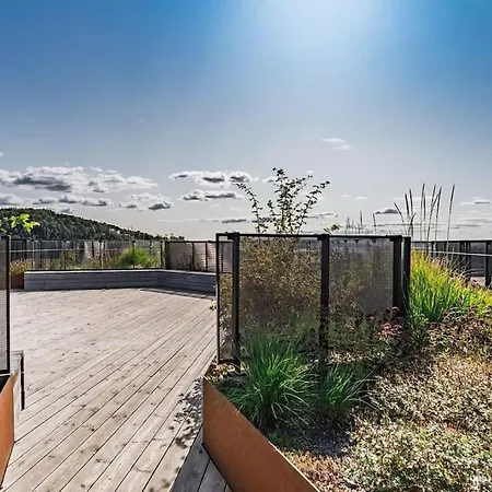 Spacious Modern 2br At Barcode *