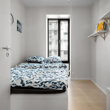 Apartment Spacious Modern 2br At Barcode