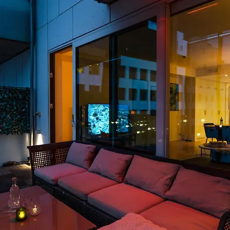 Apartment Spacious Modern 2br At Barcode