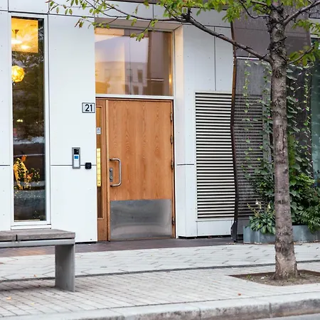 Spacious Modern 2br At Barcode Apartment *