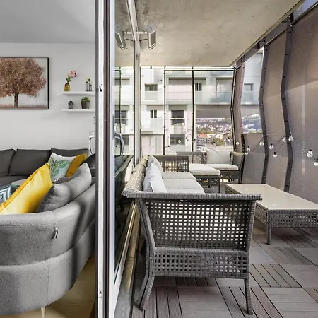 Spacious Modern 2br At Barcode Apartment *