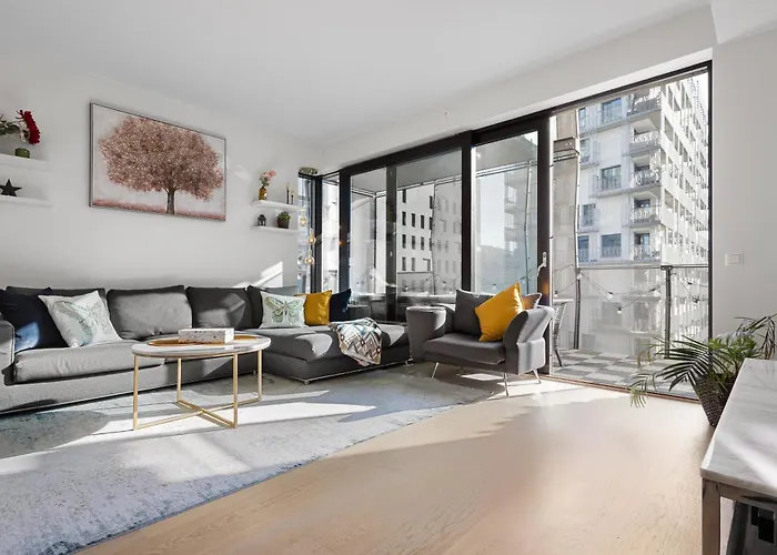 Spacious Modern 2br At Barcode *