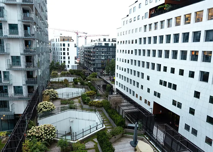 Spacious Modern 2br At Barcode