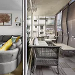 Spacious Modern 2br At Barcode Apartamento *