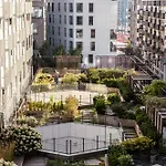 Spacious Modern 2br At Barcode *