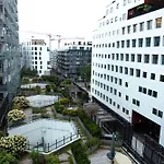 Spacious Modern 2br At Barcode