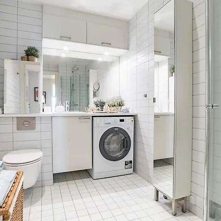 Spacious Modern 2br At Barcode Apartman *